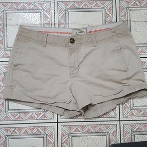 Free* Cute Khaki Shorts